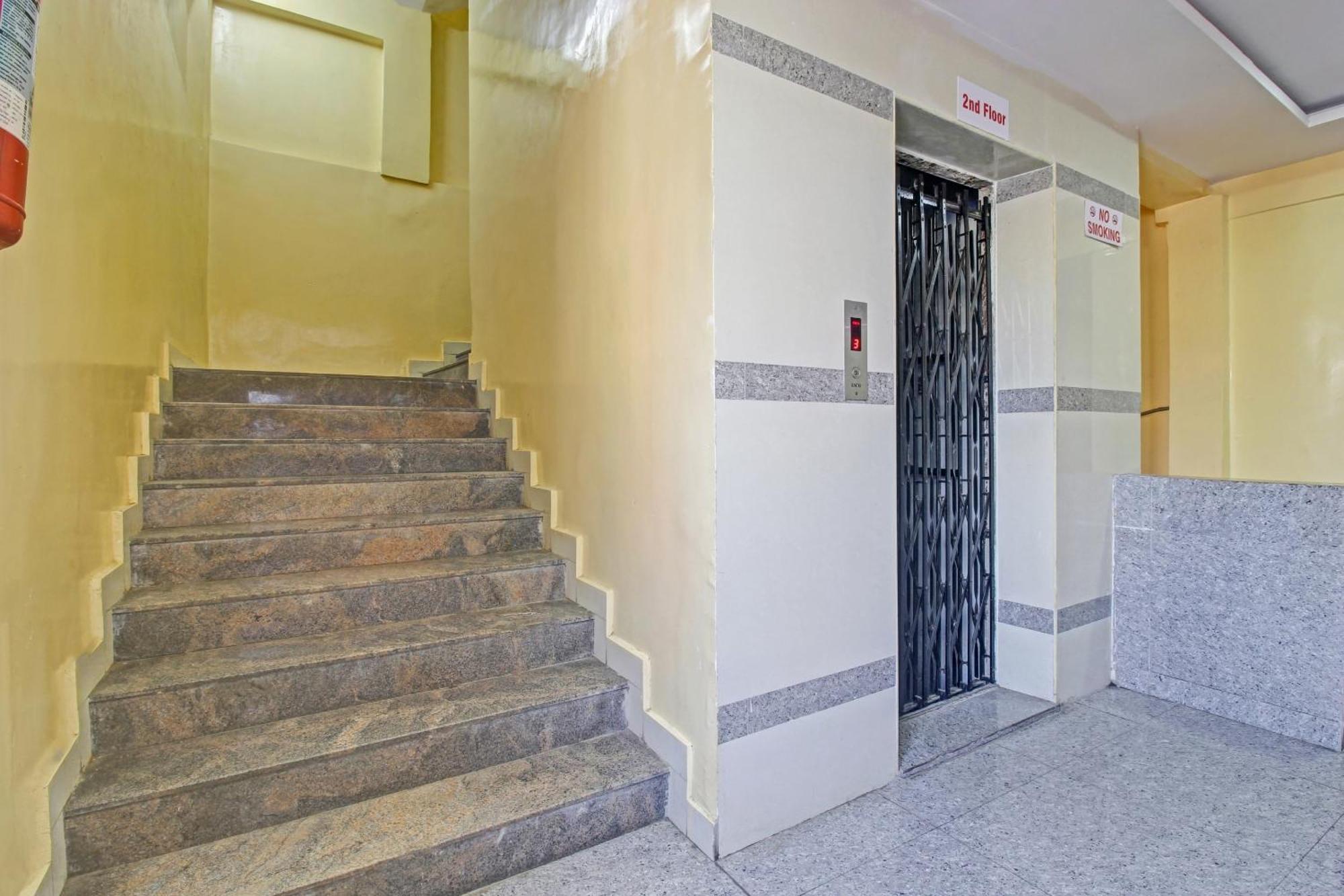 Super Hotel O Sri Sai Regency Hyderabad Eksteriør bilde